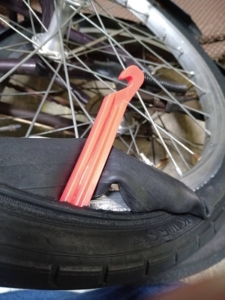 自転車のパンク修理チューブが出て来た画像